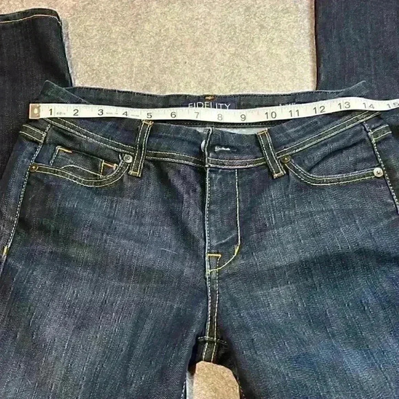 Fidelity Denim, Stevie Cut. Size 27. - Picture 7 of 8